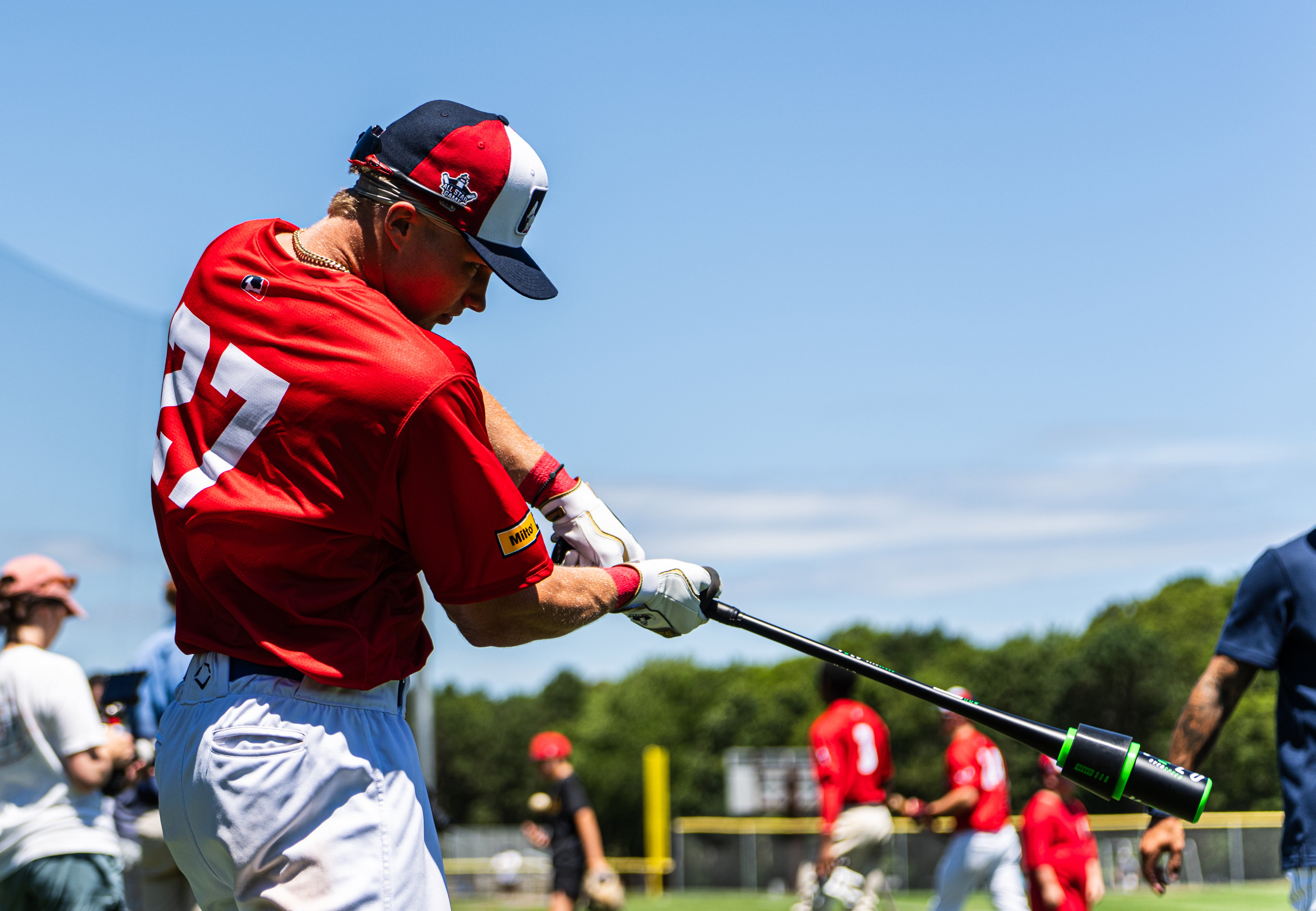 Daneil Jackson, University of Georgia, warms up with VELO Overspeed bat
